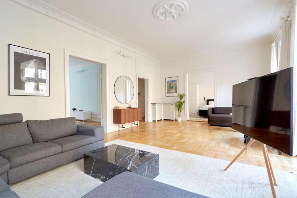 Moderen And Sleek 3Br With Bath By The Lakes And Metro Copenhaga Exterior foto