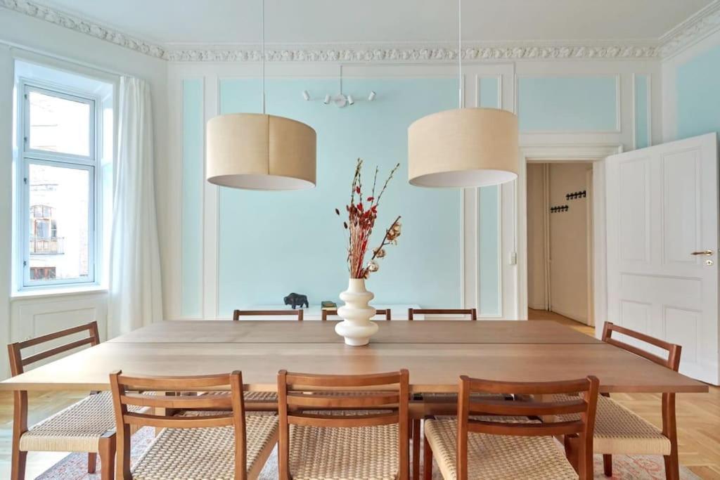 Moderen And Sleek 3Br With Bath By The Lakes And Metro Copenhaga Exterior foto
