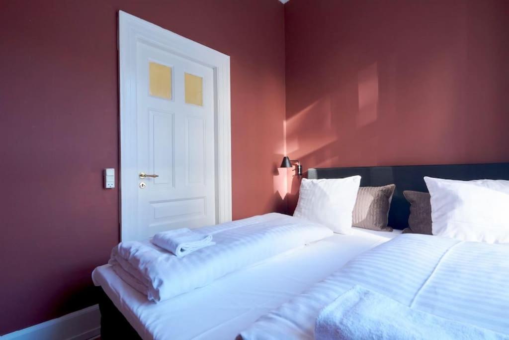 Moderen And Sleek 3Br With Bath By The Lakes And Metro Copenhaga Exterior foto