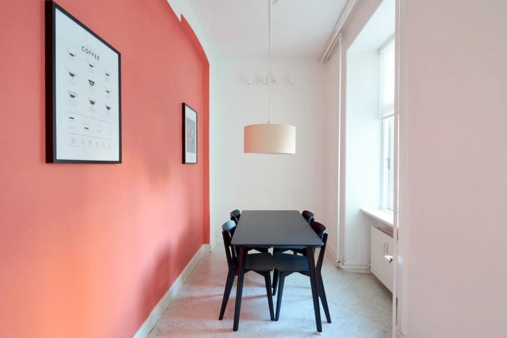 Moderen And Sleek 3Br With Bath By The Lakes And Metro Copenhaga Exterior foto